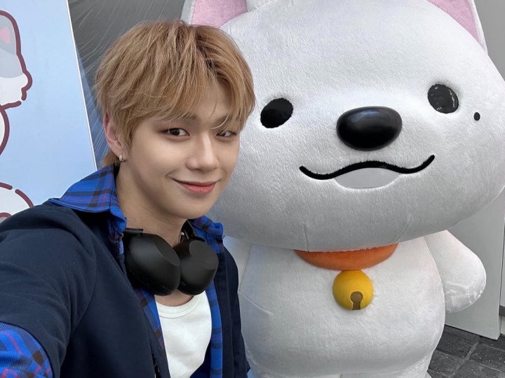 Kena Rampok di Amerika, Kang Daniel 'Ikhlas' Merchandise Miliknya Dipakai Pencuri