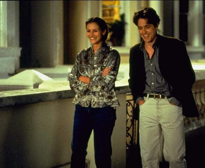 Rekomendasi Film Komedi Romantis yang Bikin Baper