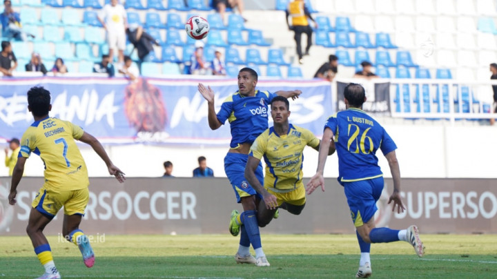 10 Pemain Persib Perlihatkan Mental Juara dengan Kalahkan Arema