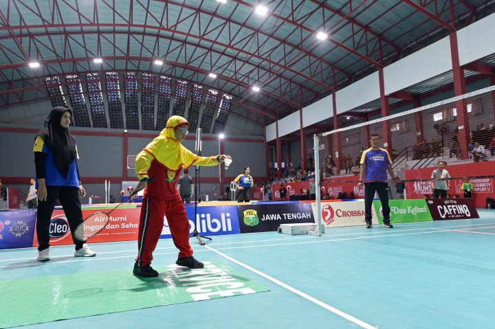 Festival SenengMinton 2025 Sambangi Solo, Ratusan Siswa Antusias Lomba Mengenal Bulu Tangkis