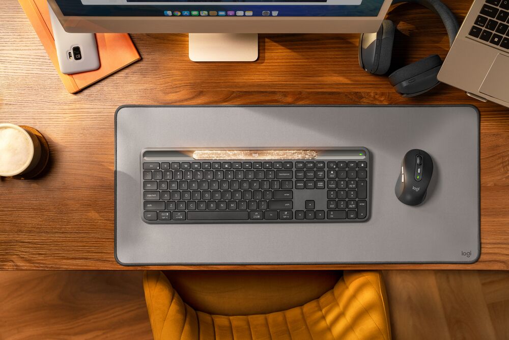 Logitech Signature Slim Solar+ K980.