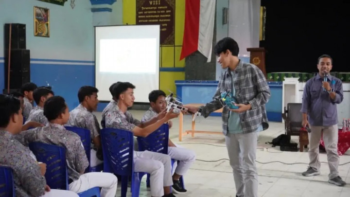 Lulusan Pondok Pesantren Keliling Dunia dengan Matematika dan Coding