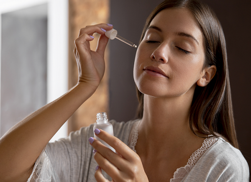 6 Rekomendasi Serum Wardah untuk Usia 40 Tahun dan Kisaran Harganya