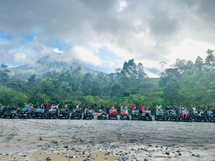 2 Komunitas Daihatsu Rayakan Momen Istimewa di Jogja dan Danau Toba