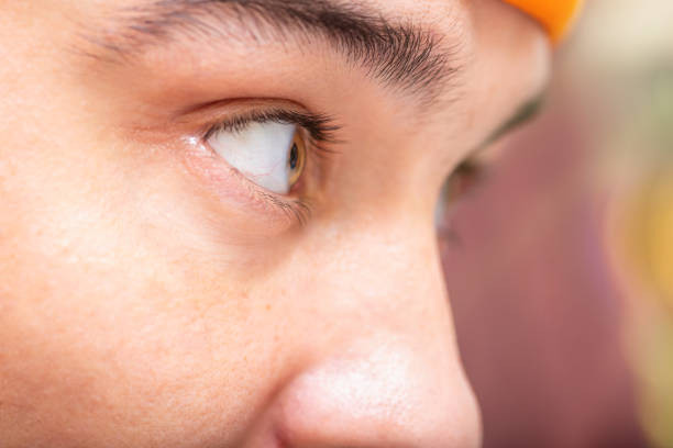 Buta 20 Tahun, Pria di Kanada Kembali Melihat Berkat Operasi Tanam Gigi di Mata