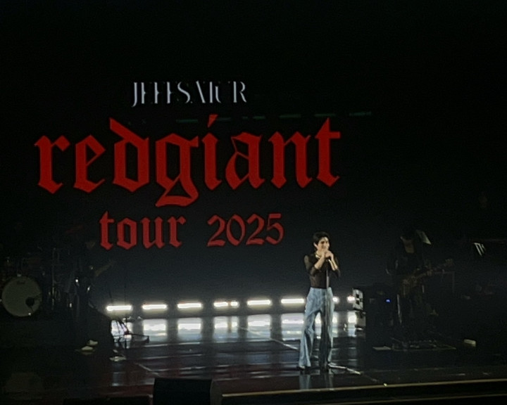 Jeff Satur Turun dari Panggung demi Belajar Bahasa Indonesia dengan Penonton