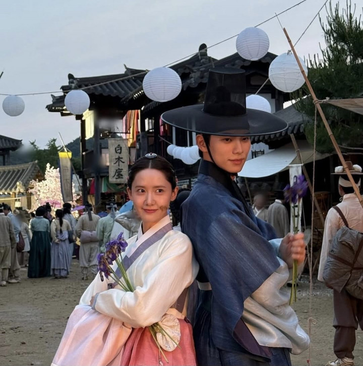 Kampus Im Yoon Ah dan Lee Chae Min Pemain Drakor 'Bon Appetit Your Majesty', Mau Samaan?