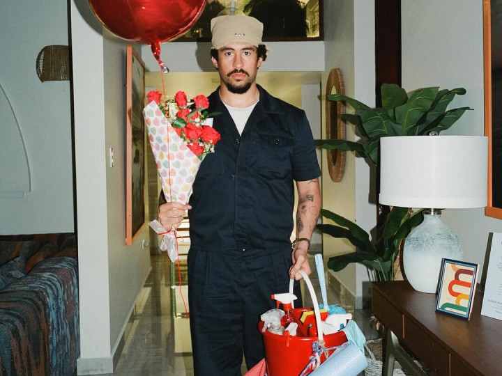 Bad Bunny Jadi <i>Headliner</i> Super Bowl Halftime Show 2026