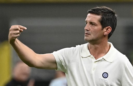Chivu Geram Inter Terlalu Lambat Lawan Cagliari