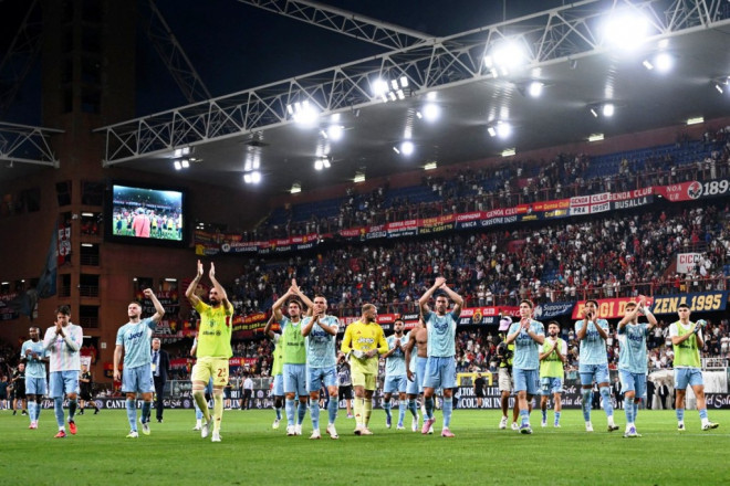 Skuat Lazio usai memenangkan laga di markas Genoa-Foto AFP-Piero Cruciatti