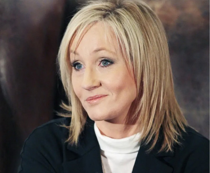 Perseteruan Kian Memanas, J.K. Rowling Sebut Emma Watson Bodoh