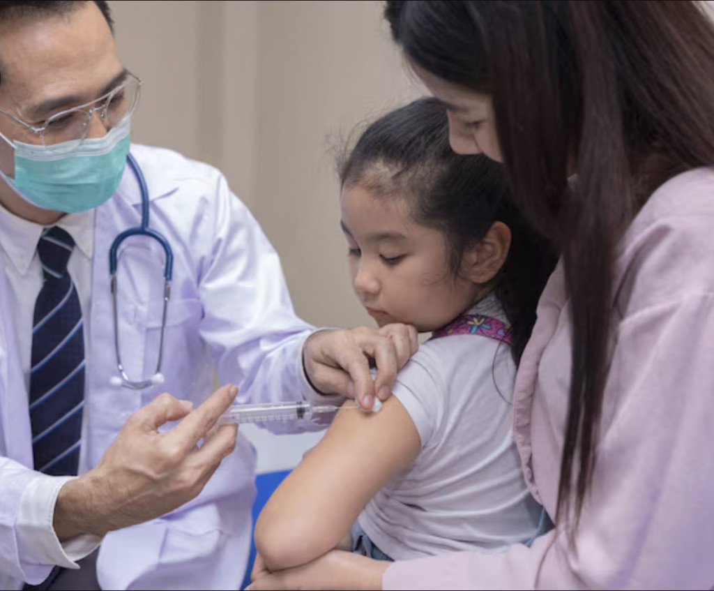 Penyakit Demam Berdarah Dengue (DBD) dapat menyebabkan dehidrasi parah hingga pengentalan darah pada anak. Ilustrasi Freepik