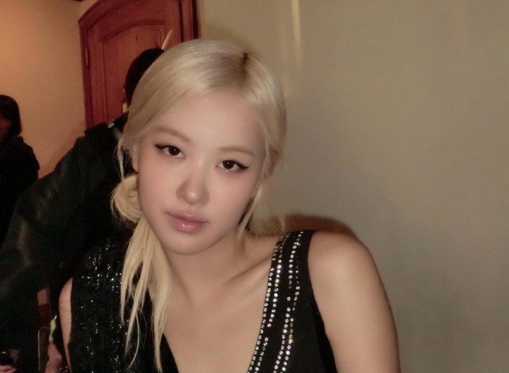 Majalah ELLE UK Hilangkan Rose BLACKPINK dari Publikasi, Penggemar Protes