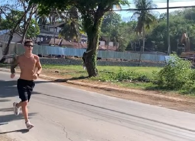 Jelang MotoGP Mandalika 2025, Fabio Quartararo Asyik Lari Pagi di Lombok