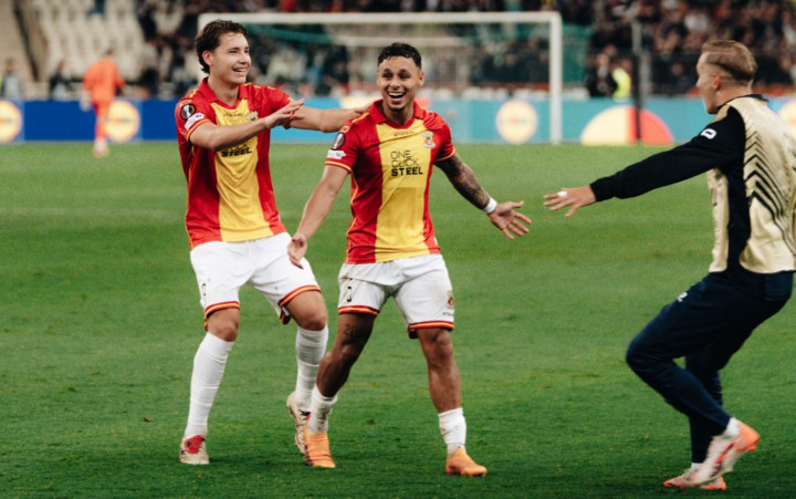 2 Assist Dean James Bantu Go Ahead Eagles Tumbangkan Panathinaikos