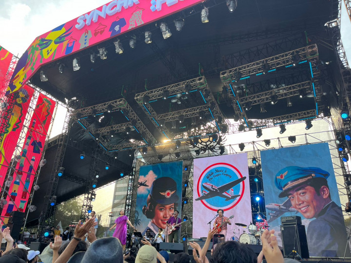 Nostalgia Manis White Shoes & The Couples Company di Synchronize Festival 2025