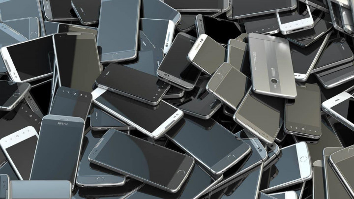 Komdigi Kaji Aturan Balik Nama Tiap Beli HP Bekas