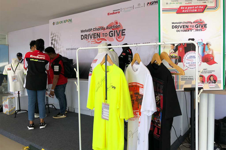 Mau Berburu Apparel Bertanda-tangan Pembalap? Catat Nih!