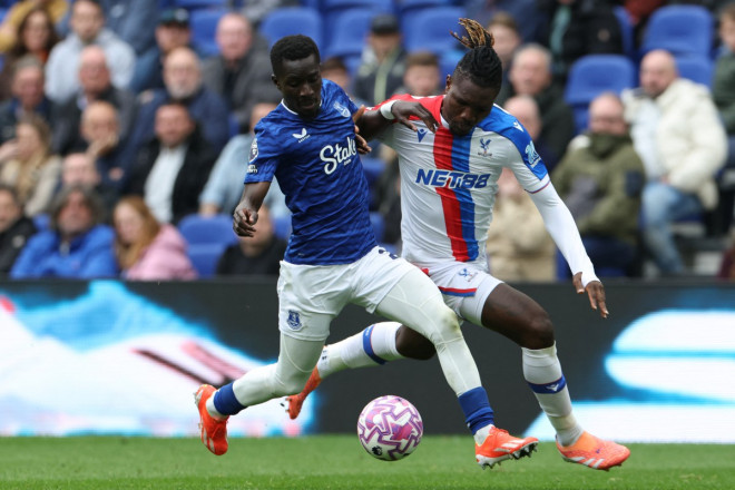 Suasana laga Everton vs Crystal Palace. (DARREN STAPLES / AFP)