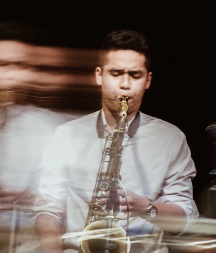 Saksofonis Jazz Dennis Junio Meninggal Dunia