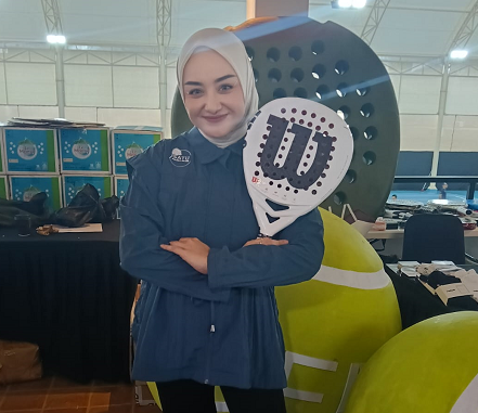 Tips Memilih Outfit Hijab yang Nyaman untuk Main Padel ala Antik Arifani