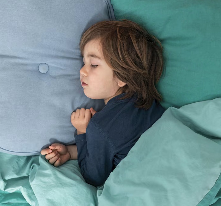 Suplemen melatonin mengandung versi sintetis dari hormon alami ini yang biasanya membuat anak-anak (dan orang dewasa) merasa mengantuk dalam waktu sekitar 30 menit setelah dikonsumsi. Ilustrasi Freepik