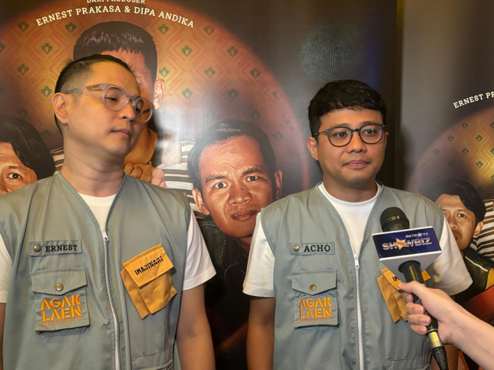 Ernest Prakasa Ungkap Tantangan Syuting Agak Laen dengan Penghuni Panti Jompo