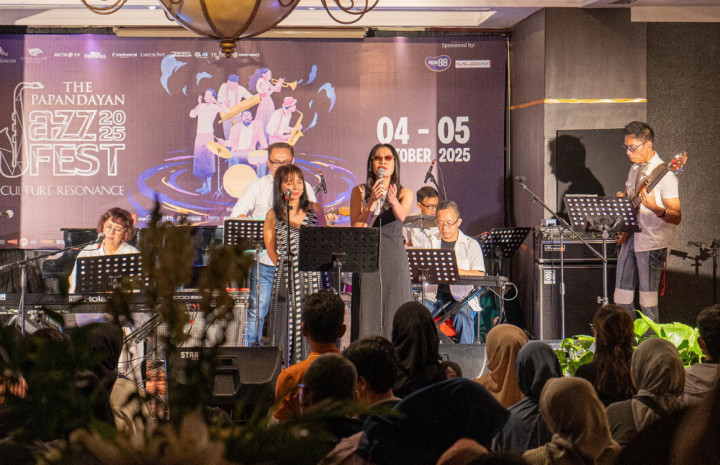 Momen Hangat Arina Mocca dan Dee Lestari Tampil di The Papandayan Jazz Fest