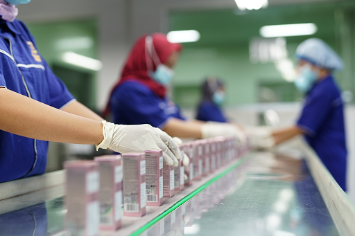 Upaya Industri Kosmetik Sambut Sertifikasi Wajib Halal 2026