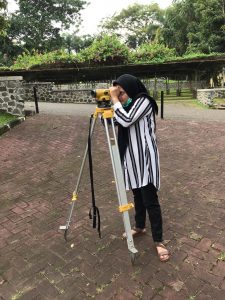 Pengukuran Beda Tinggi Adalah: Pengertian, Fungsi, Proses dan Pentingnya di Dunia Konstruksi