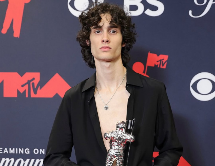 Makna dan Lirik Lagu 