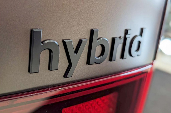 Simak, Daftar Harga Mobil Hybrid Oktober 2025