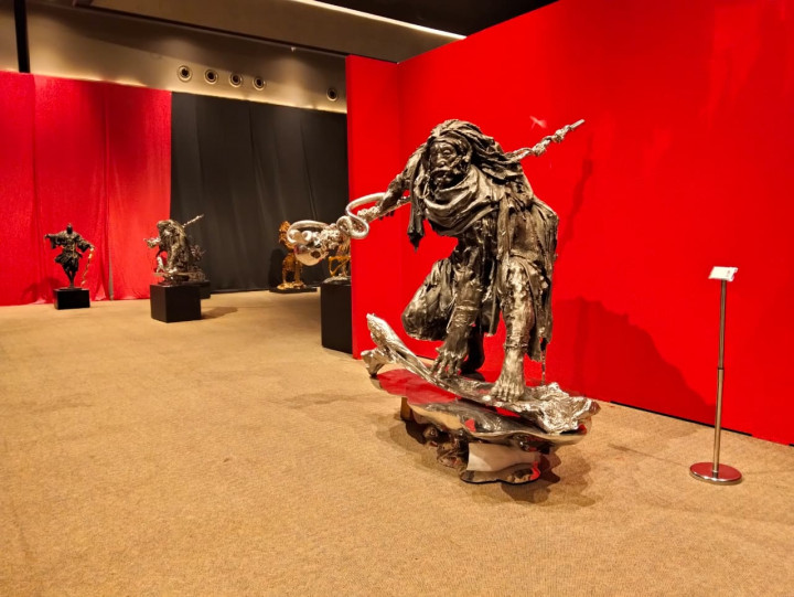 Mahakarya Seniman China Dipamerkan di Jakarta, Hadirkan Karakter Pendekar Rajawali