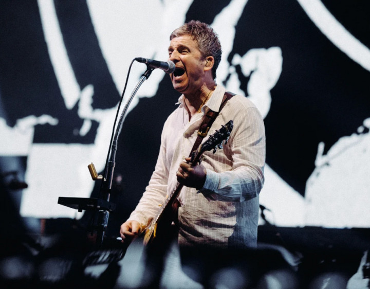 Senar Gitar Noel Gallagher Disulap Jadi Perhiasan, Dijual untuk Amal