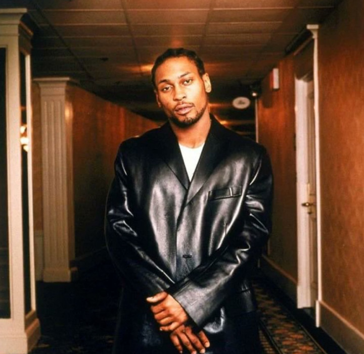 Penyanyi D'Angelo Meninggal Dunia Akibat Kanker