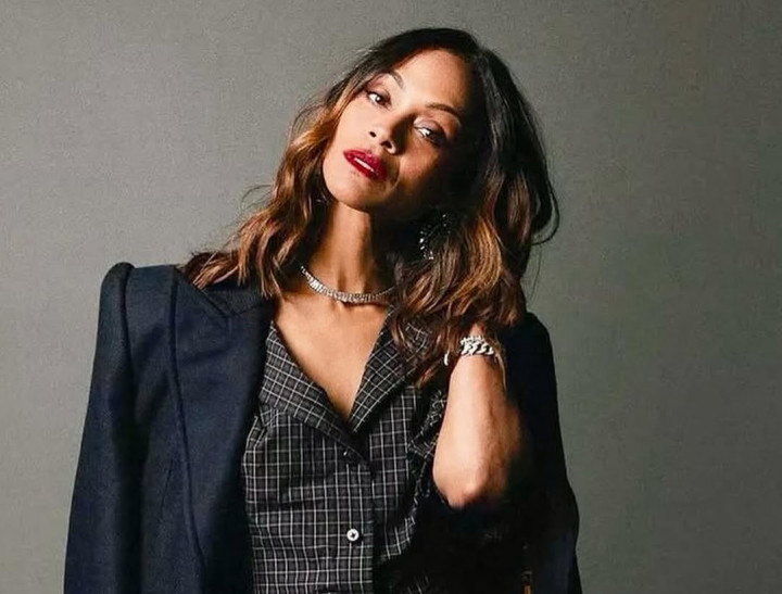 Zoe Saldana Desak James Cameron Buat Dokumenter BTS Film Avatar