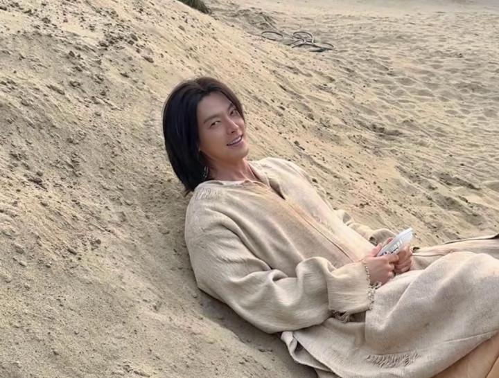 Perjuangan Kim Woo Bin Belajar Bahasa Arab demi Drakor Genie, Make a Wish