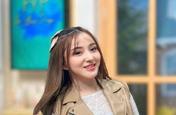 Meisita Lomania Jadi Co-Host Anyar FYP Trans7, Hadirkan Energi Lucu dan Spontan Bareng Raffi Ahmad & Irfan Hakim