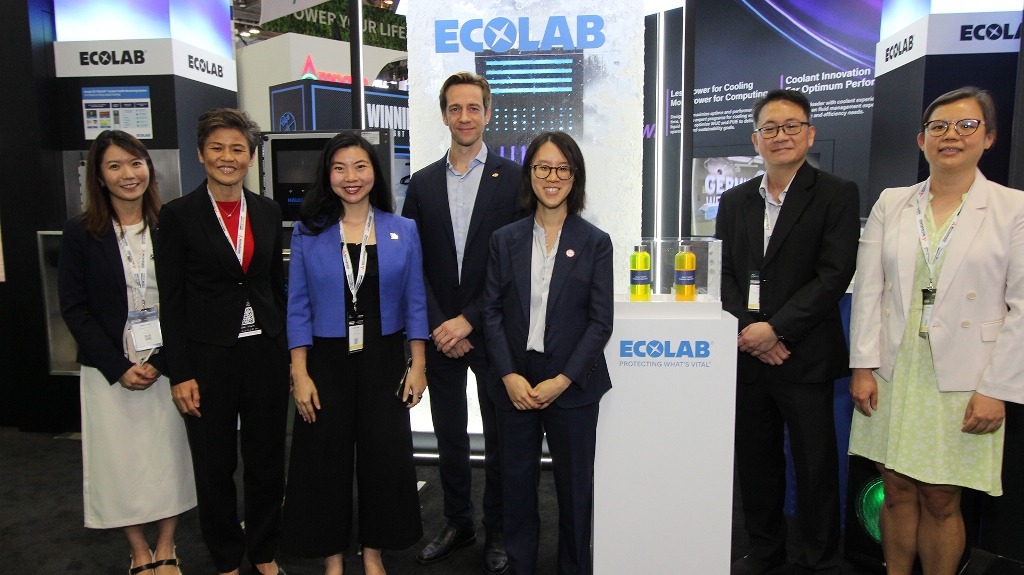 Peluncuran 3D TRASAR™ dari Ecolab yang mampu memantau kesehatan sistem pendingin secara real time, mulai dari suhu, kadar pH, hingga laju aliran cairan pendingin. Dok. Ist