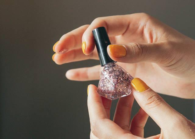 Agar Tak Salah, Inilah 6 Cara Memilih Cat Kuku yang Tepat