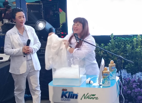 SoKlin Liquid Nature Fresh Detox hadir sebagai solusi detoksifikasi pada pakaian di tengah tantangan polusi. (Foto: Dok. Yuni)