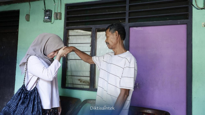 Pagi Kuliah Malam Jualan Jagung, Kisah Windi Mengejar Cita-Cita dengan KIP Kuliah