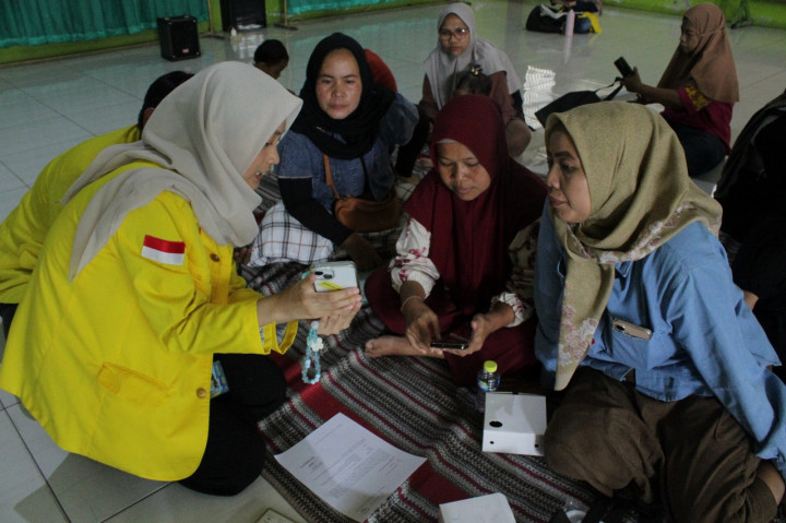 Mahasiswa UI Ajak Warga Terdampak Banjir di Bekasi Sadar Pentingnya Pengelolaan Arsip Keluarga