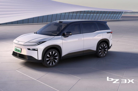 Toyota bZ3X Versi Setir Kanan Meluncur Di Hong Kong,