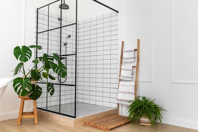Cara sederhana bikin kamar mandi lebih elegan. Foto: Freepik