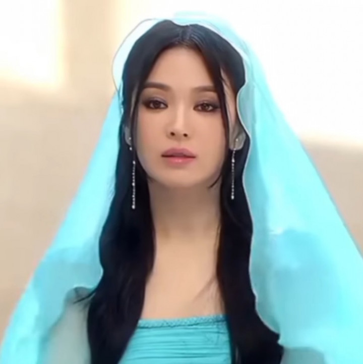 Tutorial Make Up Smokey Eyes ala Song Hye Kyo hingga Influenza Tipe A Melonjak