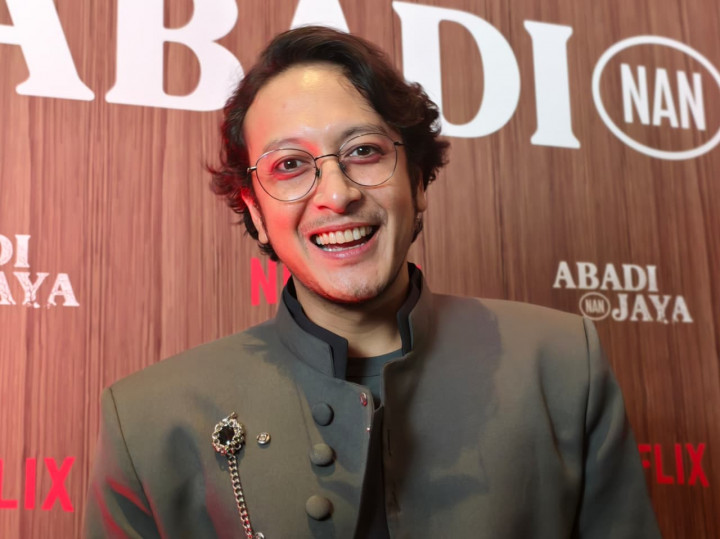 Dimas Anggara 'Tobat' Jadi Zombi di Film Netflix Abadi Nan Jaya, Akui Capek Fisik