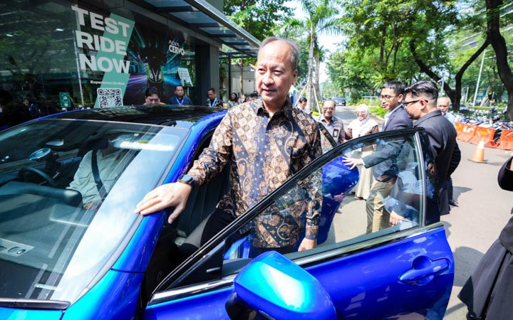 Menteri Perindustrian (Menperin) - Agus Gumiwang Kartasasmita. Kemenperin
