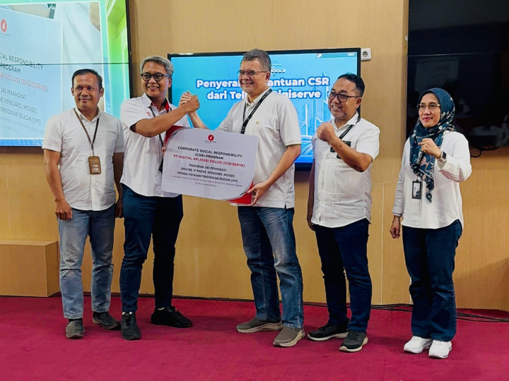 Dongkrak Mutu Pendidikan Vokasi, Ratusan Perangkat Digital Disalurkan ke SMK Telkom