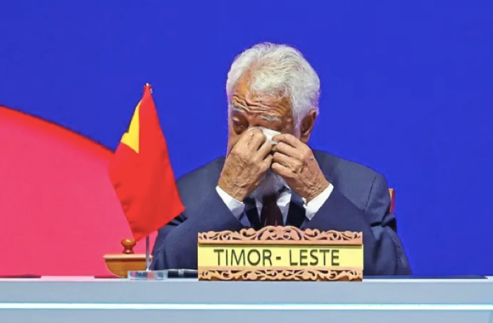 Tangis haru Perdana Menteri Timor-Leste, Kay Rala Xanana Gusmao, pecah di atas panggung Konferensi Tingkat Tinggi (KTT) ke-47 ASEAN di Kuala Lumpur.